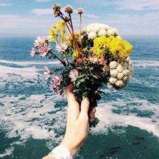 غاليه ، لأنني احبتتك أريدك معي بالجنة -إن شاءلله-.