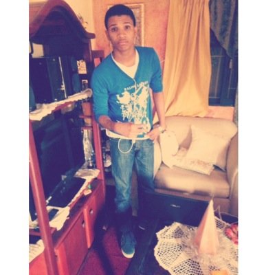 Contigo no existia el frio, existia una excusa mas para abrazarte . Que no te conozcan tal como eres porque se enamoran de ti.