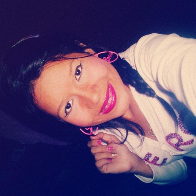 Claritza214's profile picture. 