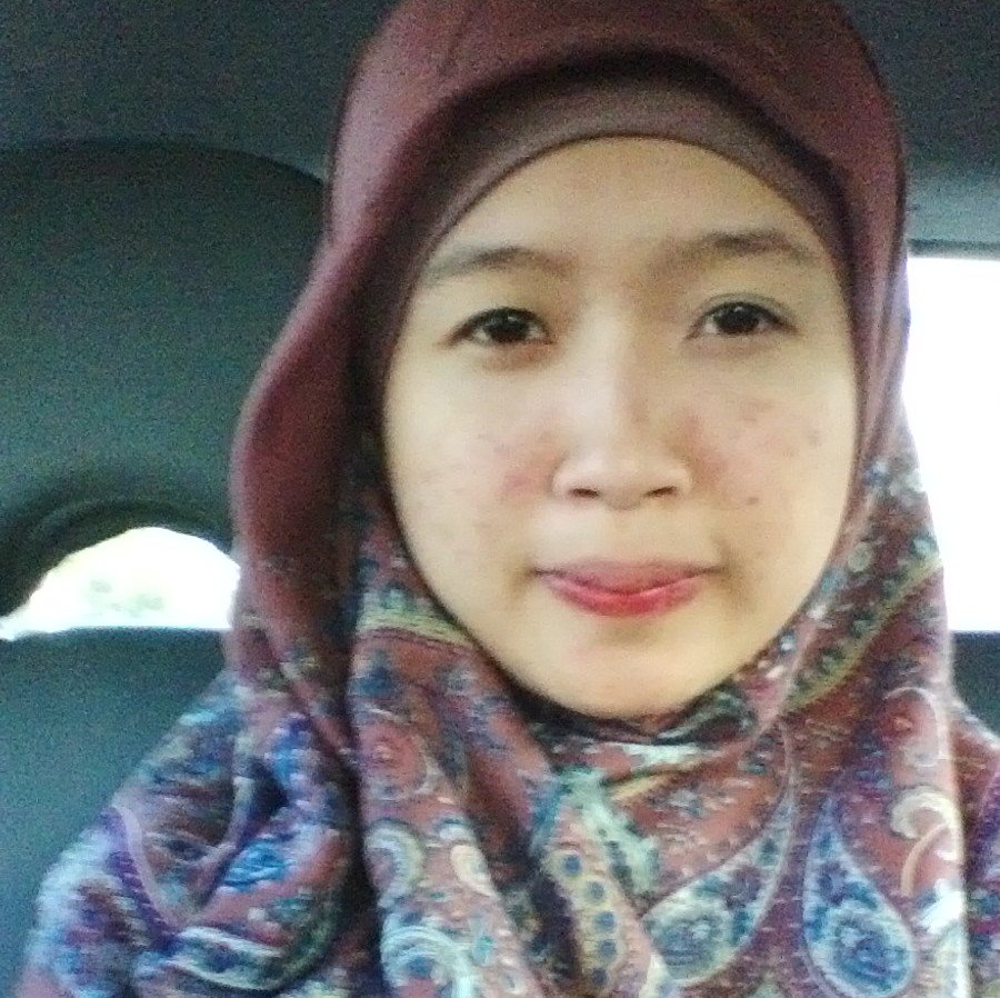 aylaputridarmo's profile picture. 