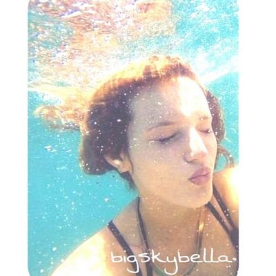 -RISA- Dostlar yıldızlar gibidir. Onları her zaman göremezsin ama hep orada olduklarını bilirsin. -bellathorne