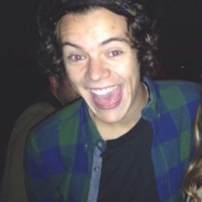 i eat alot i smile a lot and talk about harry styles