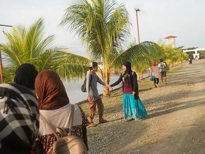 cryhancreto's profile picture. I am Muslim. Islam is perfect but i am not. If i make a mistake blame it on me not my religion .. ❤