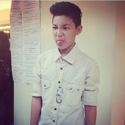 Hi I'm darrenatic follow me I'll follow back ;)