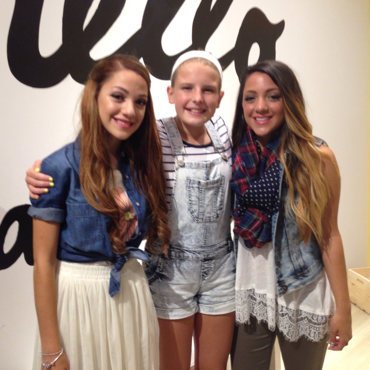 nikiandgabifan1's profile picture. ~niki and gabi are the queens~ thats it.