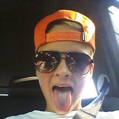 Follow me!
-Real madrid♥
-Eminen GOD OF RAP!♥
-Football♥
-162 cm
-11/02
-CR7♥