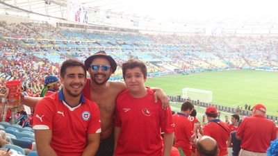 Ingeniero en Comercio y Negocios Internacionales, ultra reeefanatico de Colo Colo.Frase Célebre: Carnaval Toda La Vida!!!