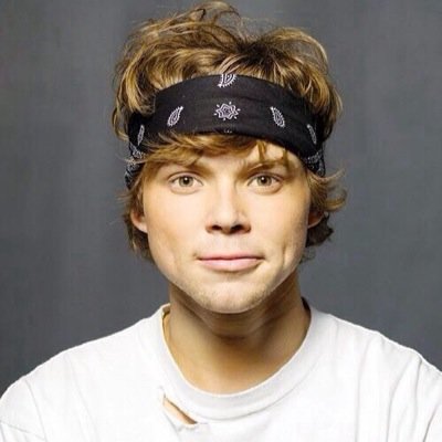 If you love Ashton Irwin then you should follow me.
