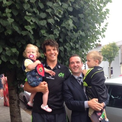 lover of houses babies and rugby! 40 something years old and very happy