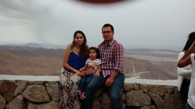 Me encanta  saber datos que a nadie le importa, el deporte, política pero sobre todo mi familia.