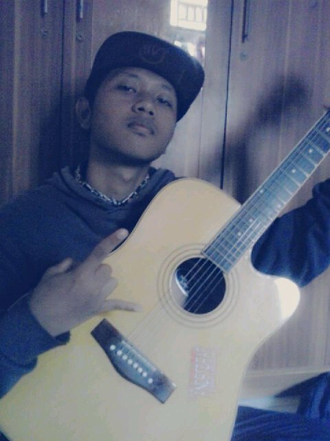 Berpura pura Bego x_X)
         Do not feel More great to
LOOK own personality .