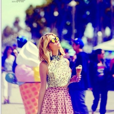 lyingclique's profile picture. ♔ probably obsessing over pretty little liars or selena gomez ♔