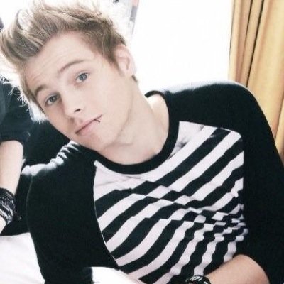 Remember when Luke followed you? Yeah, that day was pretty amazing right? ❤️Congrats love! @Luke5sos loves you ❤️