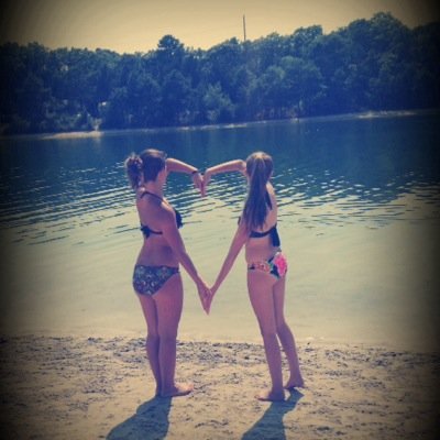 DEM2gIrLSS's profile picture. 