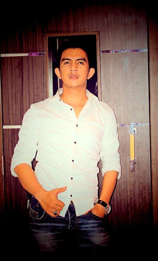 it's me .. gak perlu sempurna untuk menjadi yang terbaik...!!