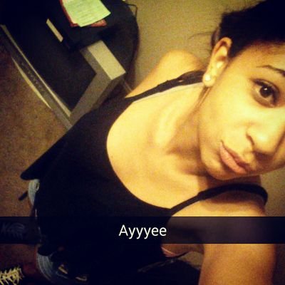I be on my queen shit  
19 years old
im pretty crazy for a little fun