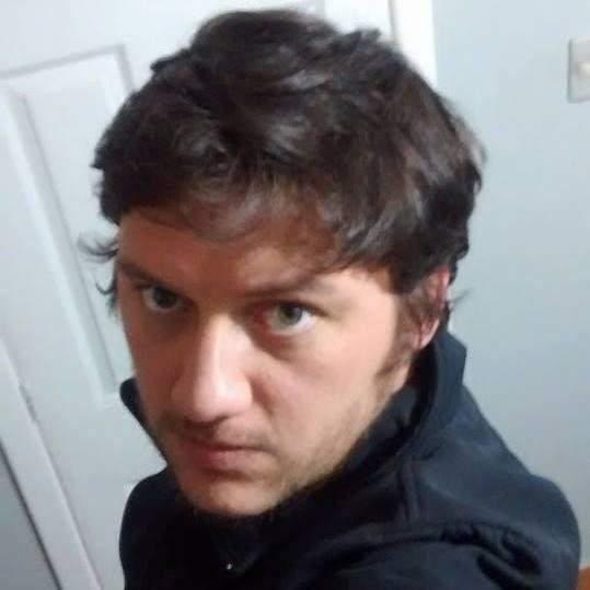 Ingeniero en informatica de la UCSC, adicto al trabajo, el deporte y los simpsons, en busca permanente del equilibrio y la felicidad.