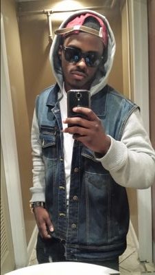New twitter talk to me I talk back big koolin I love my life my name Charles I go by Los
