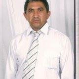 Professor, formado em Pedagogia e Matemática e pós-graduado em formação sócio-econômica do Brasil.