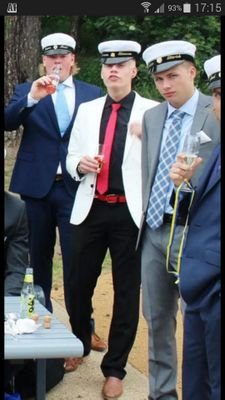 zarlingon's profile picture. OOO

Outbildad  Oduglig  Ogift