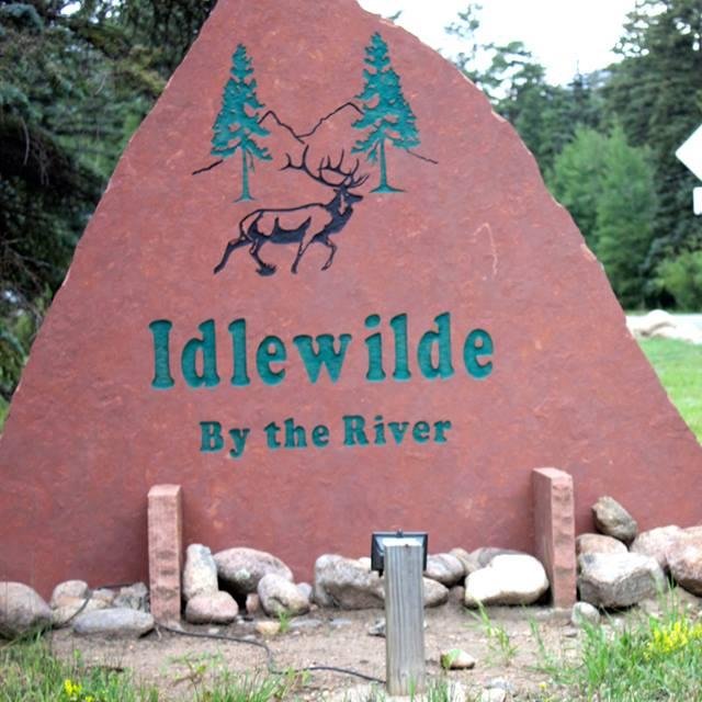 Idlewilde By The River cabins are located on the banks of the Big Thompson River and near Rocky Mountain National Park. Open May through October.