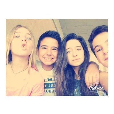 Vive la vida como tu quieras con quien te de la gana y sobre to se FELIZ:)