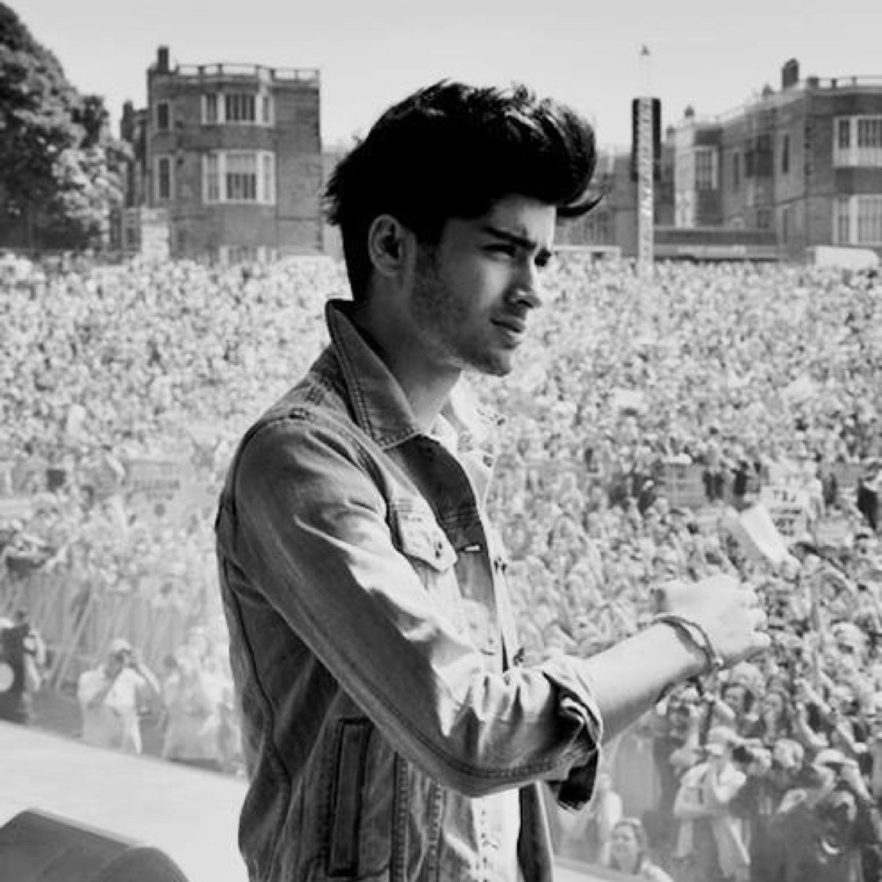 I found my happiness in 2010 his name is Zayn Malik and i love him more then anything. One Direction kinda became my life❤️