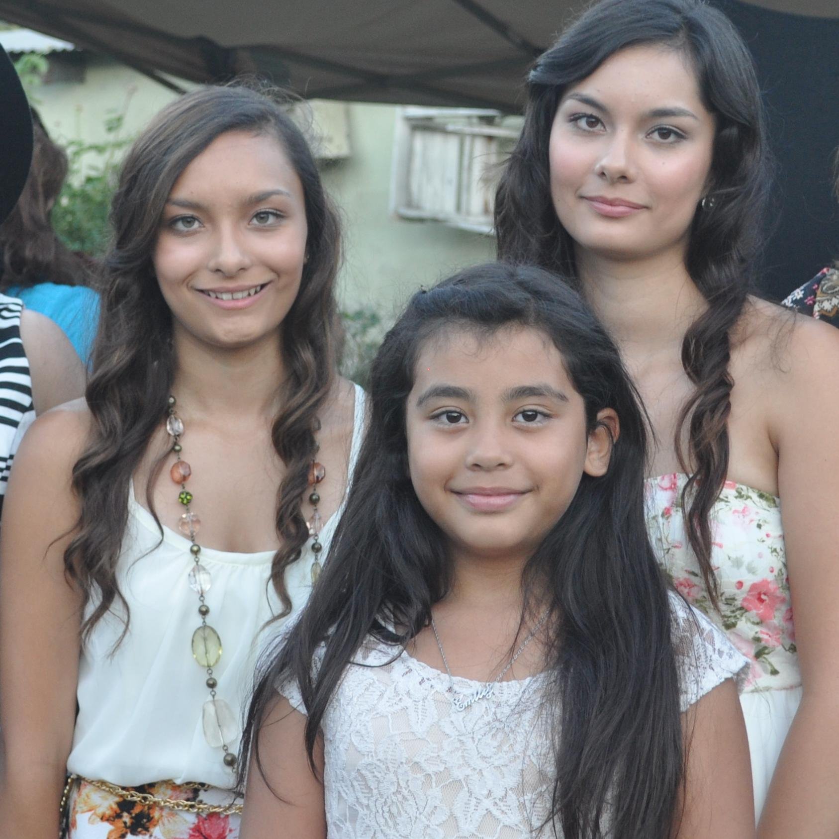 dancesisters16's profile picture. DANCE TO THE MUSIC 
NEVER GIVE UP 
FOLLOW US ON Instgram:DANCESISTERFOREVER_16
https://t.co/9XyclHKpdl