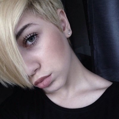 no im not miley cyrus but yes i know i look like her
