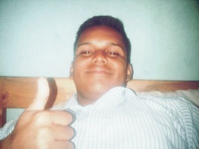 el amor a de tu vida solo que aun no lo aceptas. Sigueme y te sigo;).