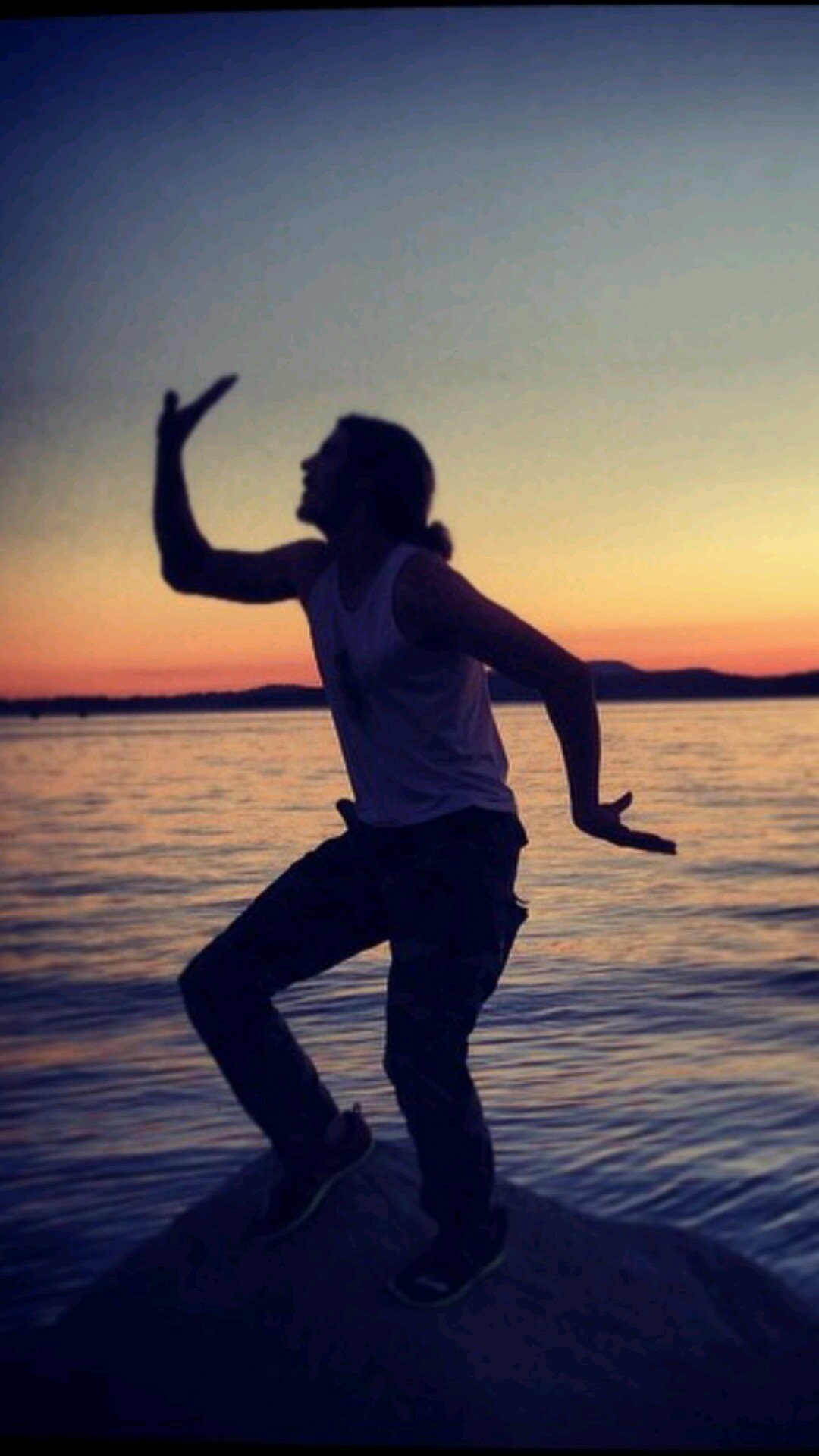 PNW. Football enthusiast. A mover of energy, alchemist, Artist