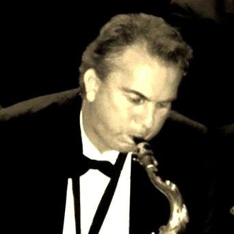 Profesor de Música y Compositor.