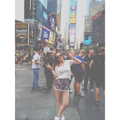 hi , i love boybands and JB.