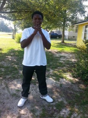 Everyday i realize ain't nobody gone have my back like i do Growing up my heart was crushed n now I gotta go get one god has in store 4 me ... (ONE ARMY )