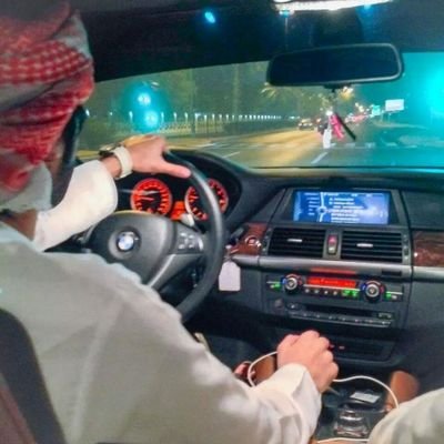 ‏‏‏‏نحِبُّ المُحادثات الكتابية  ~
لأنّها لا تفضحُ ملامِحنا حين نخجل  
ولا كلماتنا عندما نتألّم  
ولا دُموعنا حين نُكابر .