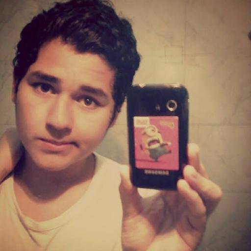 Sonrie aunque estes triste,Llora aunque estes feliz,Pero nunca olvides que yo estare ahí..