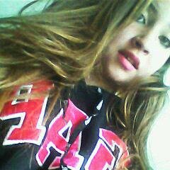 gabycastagnoli's profile picture. “Pensamentos felizes fazem a gente voar.” ♥♥♥♥♥♥♥