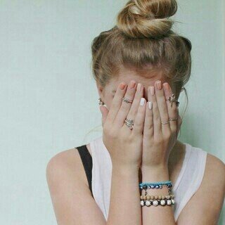 مِغرمهه بنفِسّي كثيراً ولآ أنتَظر مُن أِحدهّم غِرآم (˘˘̯) ♡♡ ! *