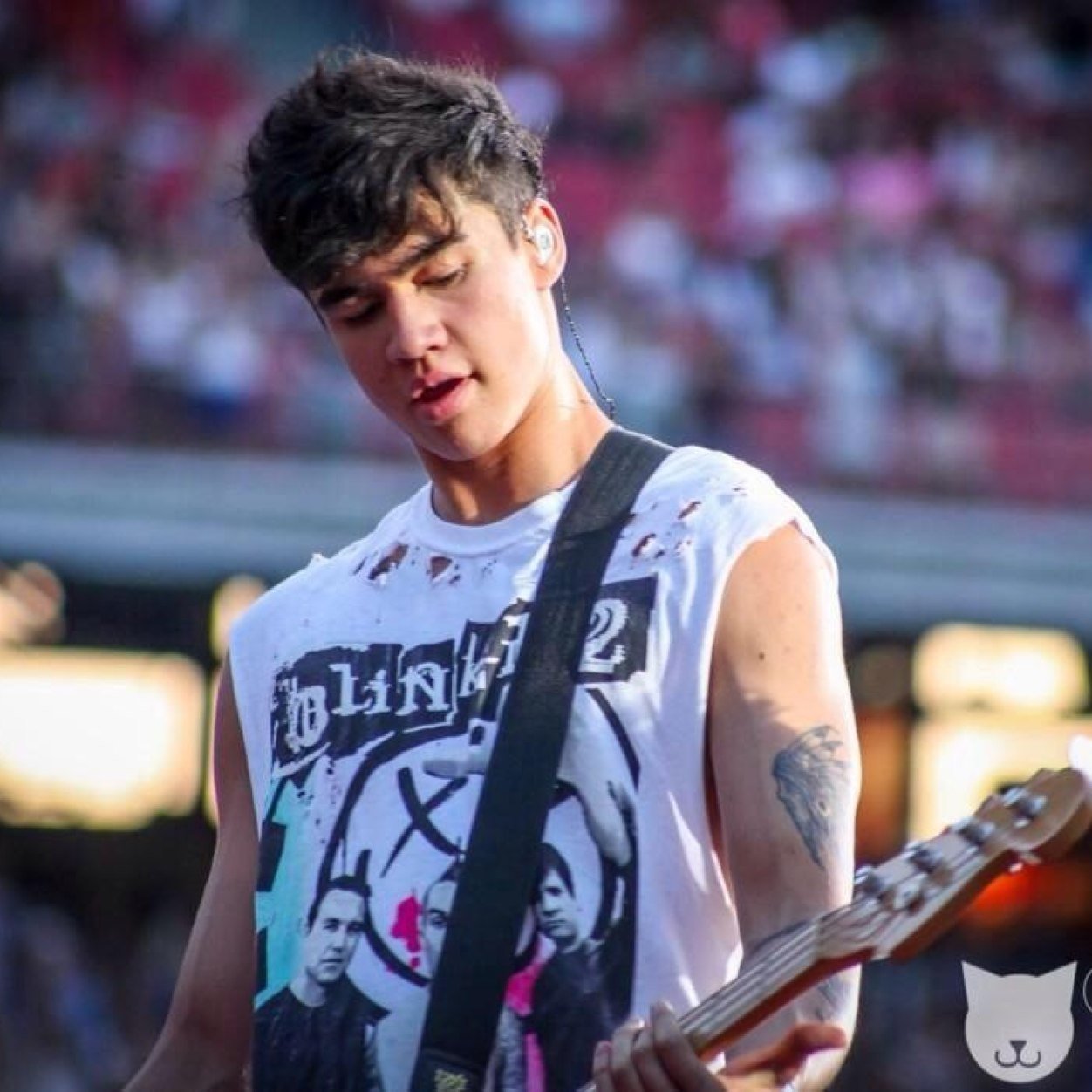 waiting the day my love calum hood follows •••