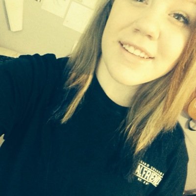 kxitlynrenee's profile picture. ☢ I start to think I'm crazy everyday after new years ☢