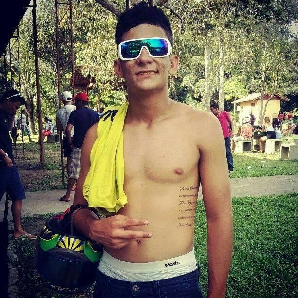 Deus me dai forças quando so existe fraqueza .