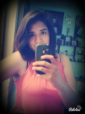 Soy un completo desastre, más aun, soy la máxima expresión de la imperfección vuelta mujer; me gusta serlo...