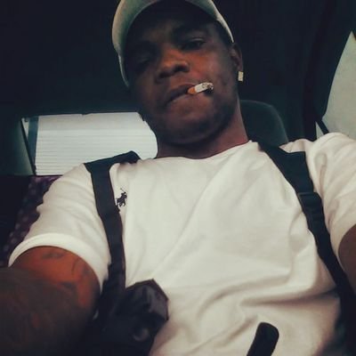follow. 
i follow back 
@RIHBOODER 
 YRN @RIHNICK
@88