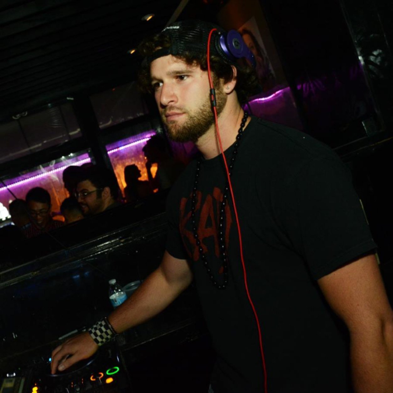 DJ/Multimedia Artist @Molding Beats Inc.