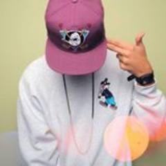 Hey , im just Simple :D Follow me , i will Follow you back :lol:Add my first acc facebook http://t.co/xVHy4EzDoc: (Y) Peace :3
