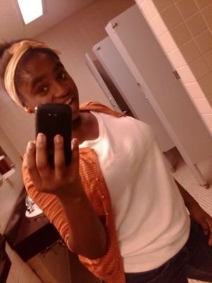 Lavinyathomas's profile picture. fuck everything that does not make sense