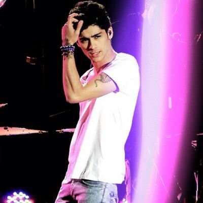 (@stylesthebiebs) helping u with ur layout:-)