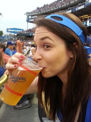 the_monikova's profile picture. Slovak born•Raised in the Great White North•Singing Machine