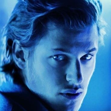 Commander of the Royal Corellian Navy turned spice pirate. Father of @ariabrisard and @adrianbrisard. Don't mess with me unless you're looking for a fight...