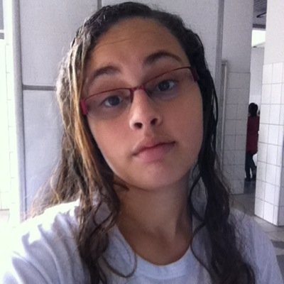 AmandaMayan2000's profile picture. Estudante pensadora, adolescente, irônica, tem um chupacabra de estimação, joga jogos de computador e atualmente está tentando achar a cura para o cancer.